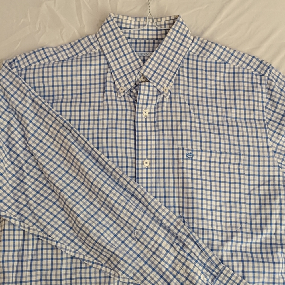 Southern Tide button-down MEDIUM